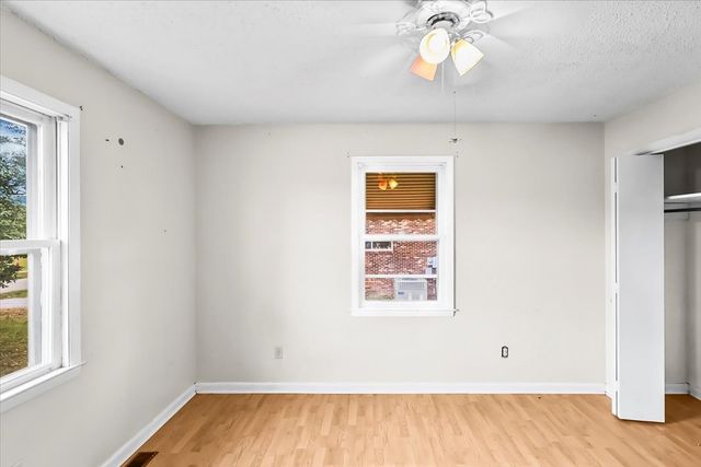 402 Yokley Dr, Franklin, KY 42134