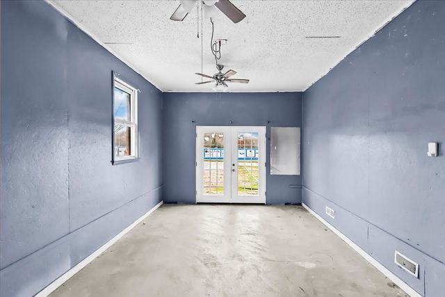 402 Yokley Dr, Franklin, KY 42134