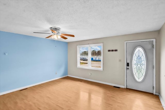 402 Yokley Dr, Franklin, KY 42134