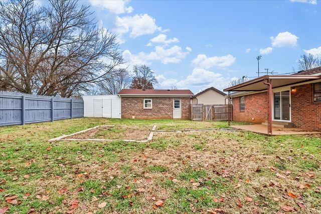 402 Yokley Dr, Franklin, KY 42134