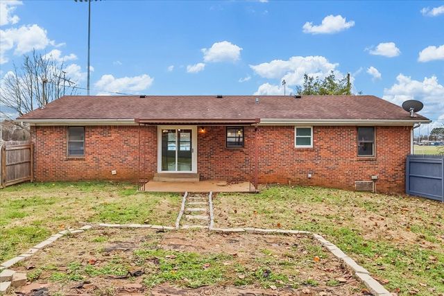 402 Yokley Dr, Franklin, KY 42134