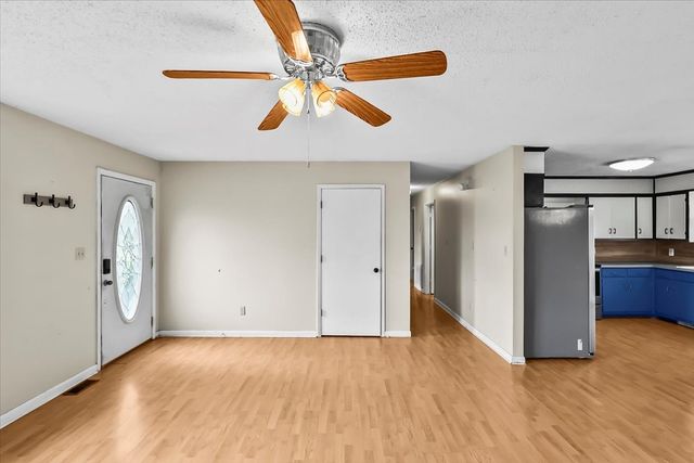 402 Yokley Dr, Franklin, KY 42134