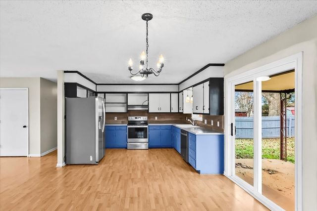 402 Yokley Dr, Franklin, KY 42134