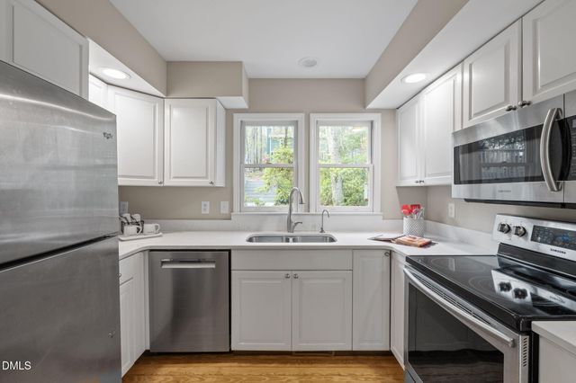 132 Creekview Circle, Carrboro, NC 27510