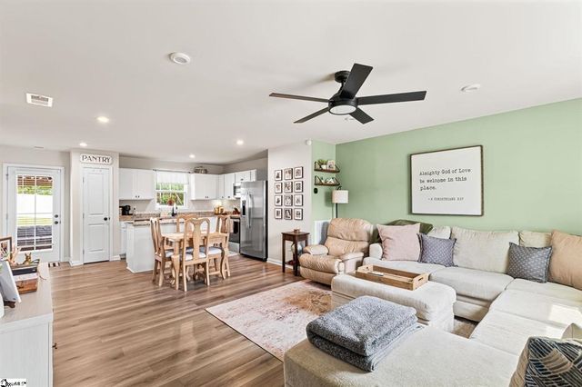 870 Cranbrook Drive, Woodruff, SC 29388