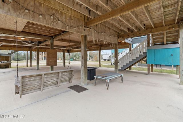 4250 1st Avenue, Bay Saint Louis, MS 39520