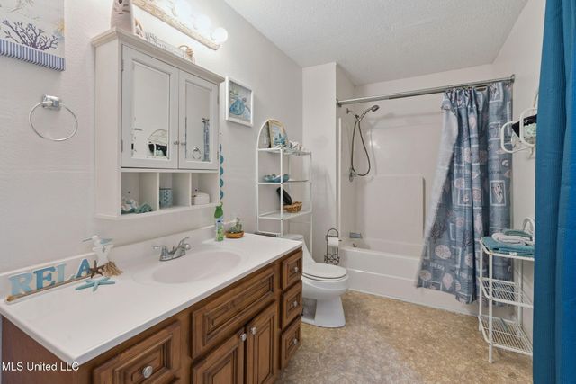 4250 1st Avenue, Bay Saint Louis, MS 39520