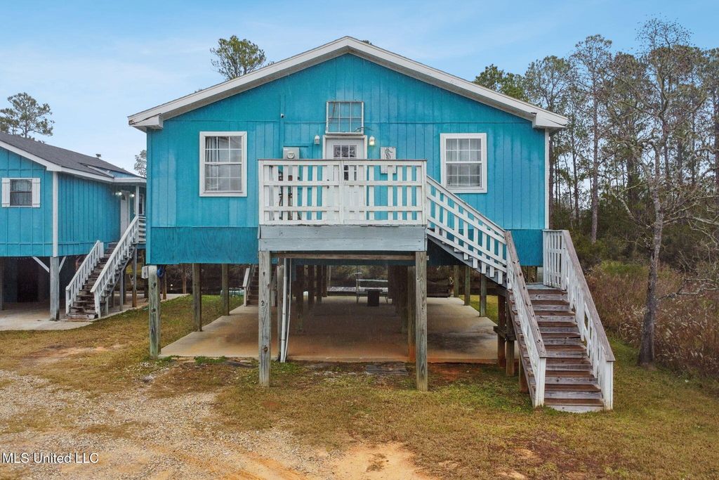4250 1st Avenue, Bay Saint Louis, MS 39520