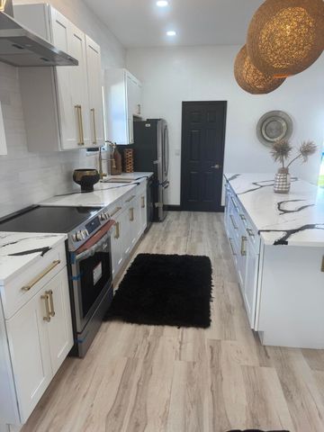 140 SW 6th Avenue, South Bay, FL 33493