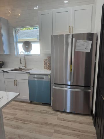 140 SW 6th Avenue, South Bay, FL 33493