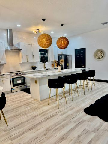 140 SW 6th Avenue, South Bay, FL 33493