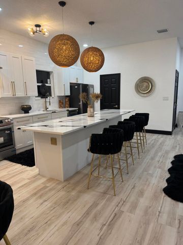 140 SW 6th Avenue, South Bay, FL 33493