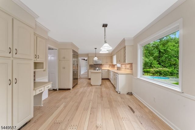 10 Campbells Brook Rd, Readington Twp., NJ 08889