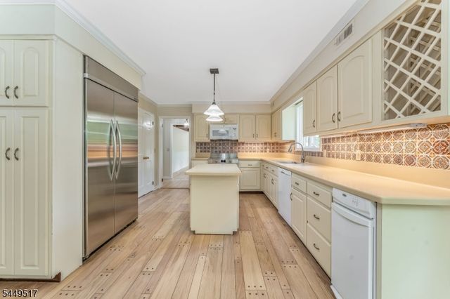 10 Campbells Brook Rd, Readington Twp., NJ 08889
