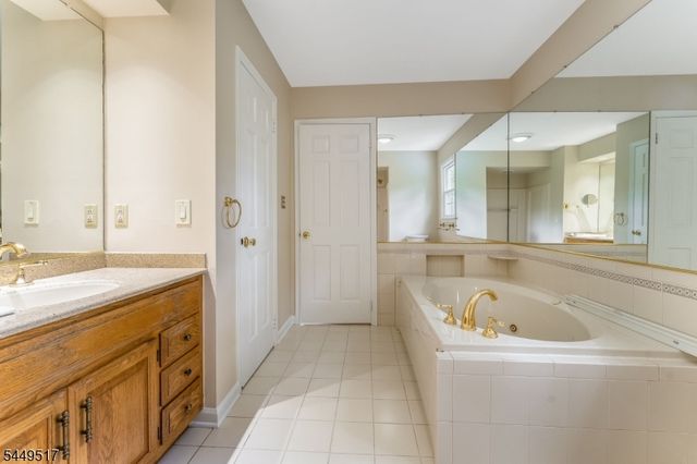 10 Campbells Brook Rd, Readington Twp., NJ 08889