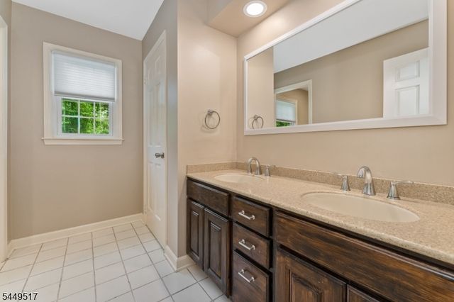 10 Campbells Brook Rd, Readington Twp., NJ 08889