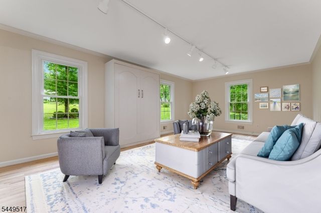 10 Campbells Brook Rd, Readington Twp., NJ 08889