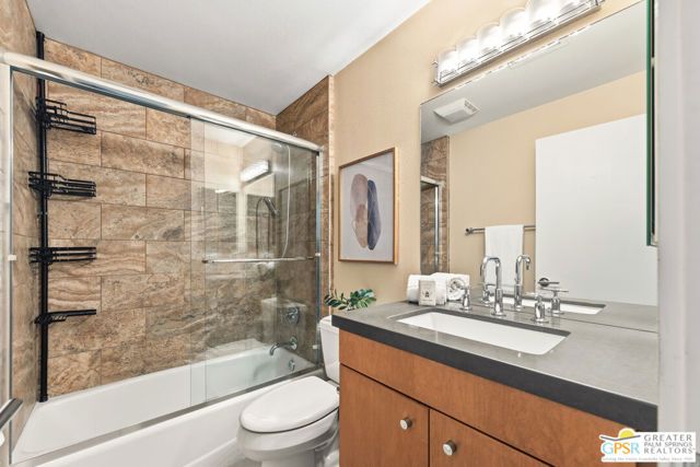 870 E Palm Canyon Drive 202, Palm Springs, CA 92264