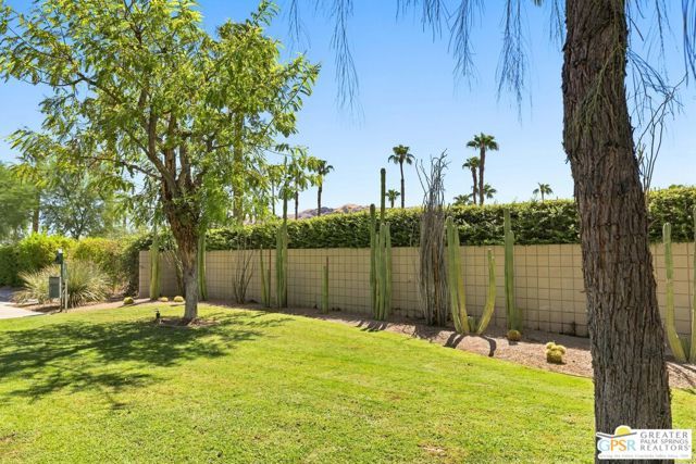 870 E Palm Canyon Drive 202, Palm Springs, CA 92264