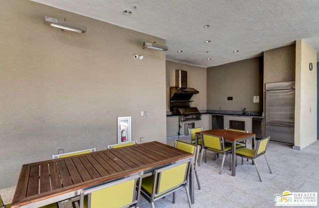 870 E Palm Canyon Drive 202, Palm Springs, CA 92264