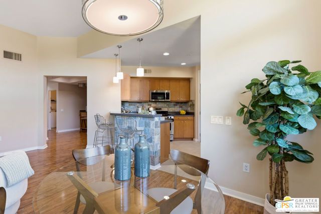 870 E Palm Canyon Drive 202, Palm Springs, CA 92264