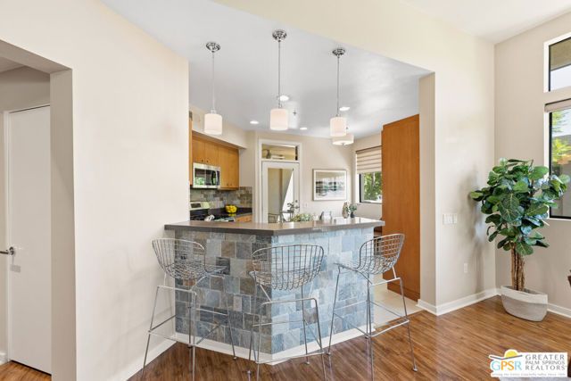 870 E Palm Canyon Drive 202, Palm Springs, CA 92264