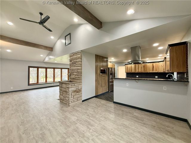 82 Williamton Grove Drive, Elkview, WV 25071