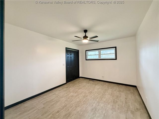 82 Williamton Grove Drive, Elkview, WV 25071