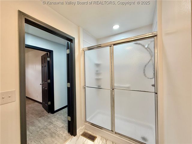 82 Williamton Grove Drive, Elkview, WV 25071