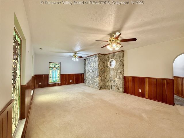 82 Williamton Grove Drive, Elkview, WV 25071