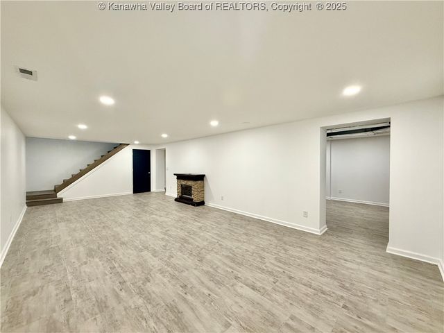 82 Williamton Grove Drive, Elkview, WV 25071