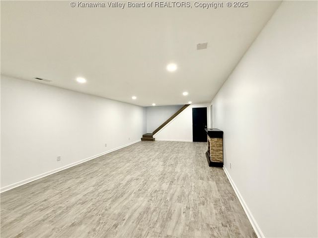 82 Williamton Grove Drive, Elkview, WV 25071