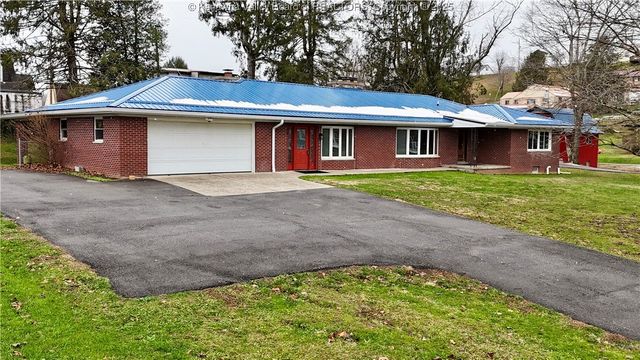 82 Williamton Grove Drive, Elkview, WV 25071