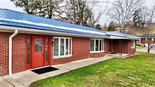 82 Williamton Grove Drive, Elkview, WV 25071