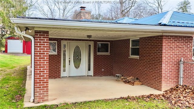 82 Williamton Grove Drive, Elkview, WV 25071