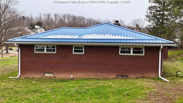 82 Williamton Grove Drive, Elkview, WV 25071