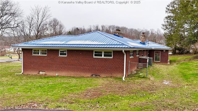 82 Williamton Grove Drive, Elkview, WV 25071