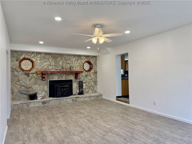 82 Williamton Grove Drive, Elkview, WV 25071