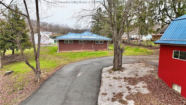 82 Williamton Grove Drive, Elkview, WV 25071