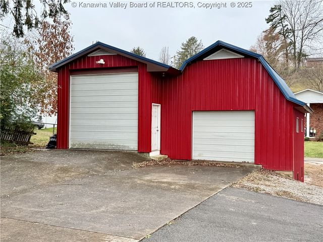 82 Williamton Grove Drive, Elkview, WV 25071