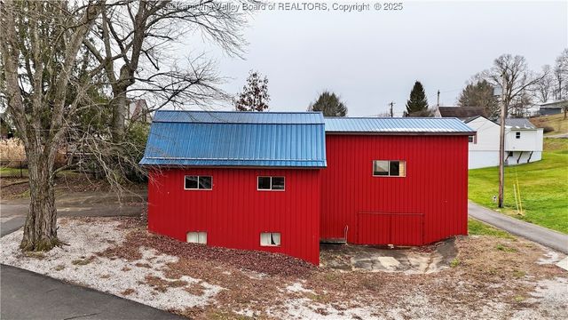 82 Williamton Grove Drive, Elkview, WV 25071