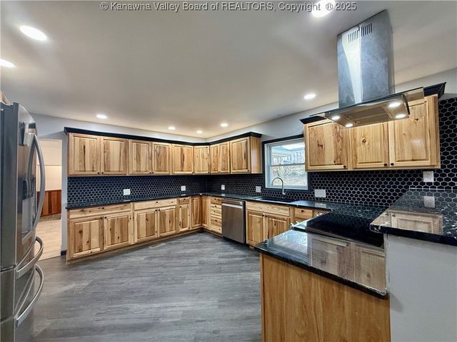 82 Williamton Grove Drive, Elkview, WV 25071