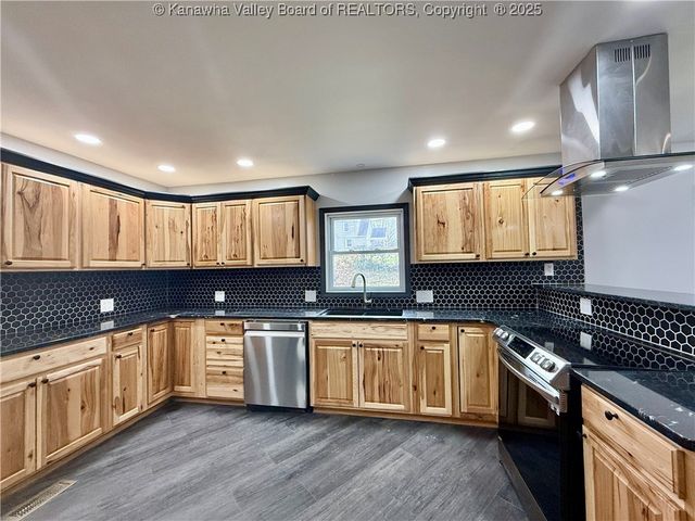 82 Williamton Grove Drive, Elkview, WV 25071