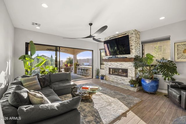 9065 E LEONORA Street, Mesa, AZ 85207