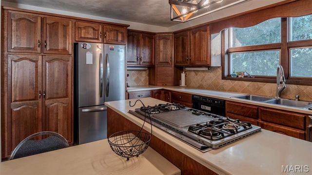 7067-7073 Farrow Lane, Godfrey, IL 62035