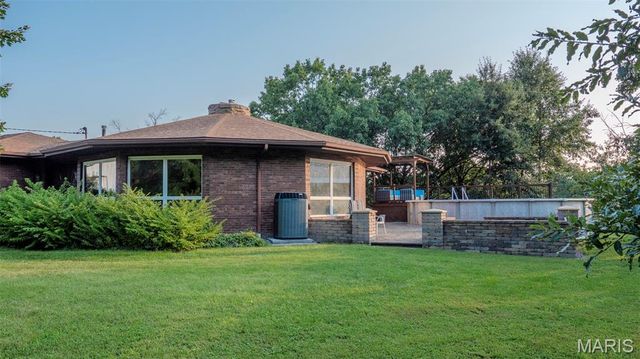 7067-7073 Farrow Lane, Godfrey, IL 62035
