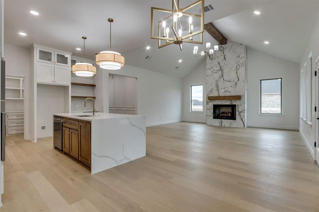 9356 Elizabeth Drive, Guthrie, OK 73044