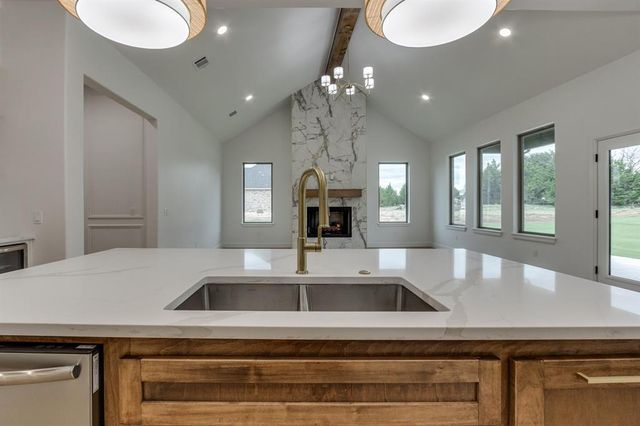 9356 Elizabeth Drive, Guthrie, OK 73044