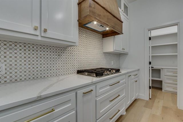 9356 Elizabeth Drive, Guthrie, OK 73044
