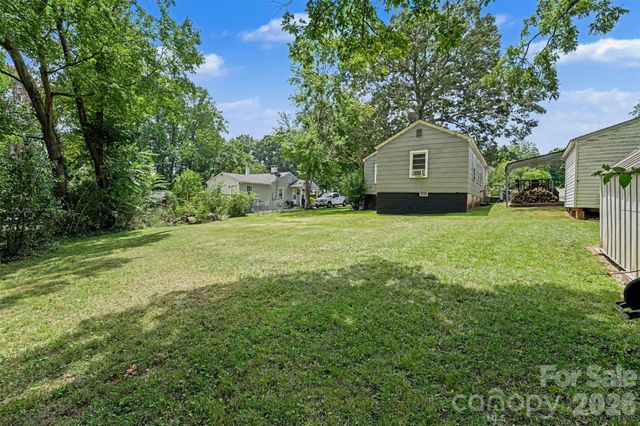 109 S Pine Street, Lowell, NC 28098